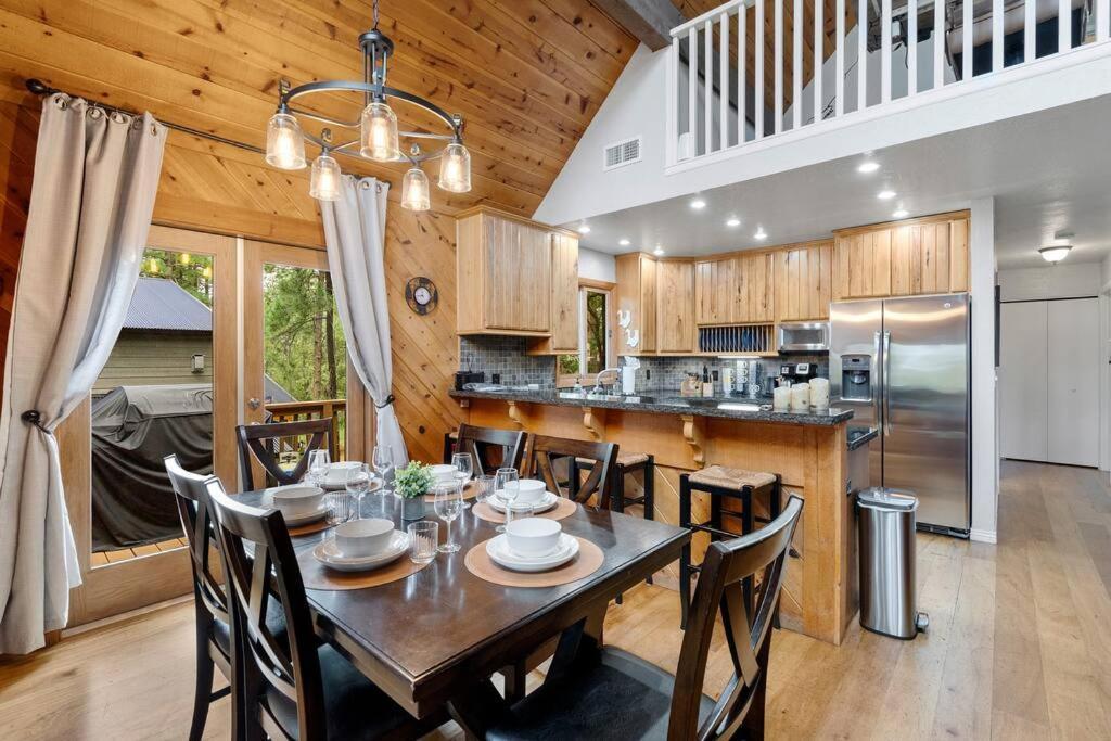 Luxury Cabin Oasis Getaway Heart Of Munds Park מראה חיצוני תמונה